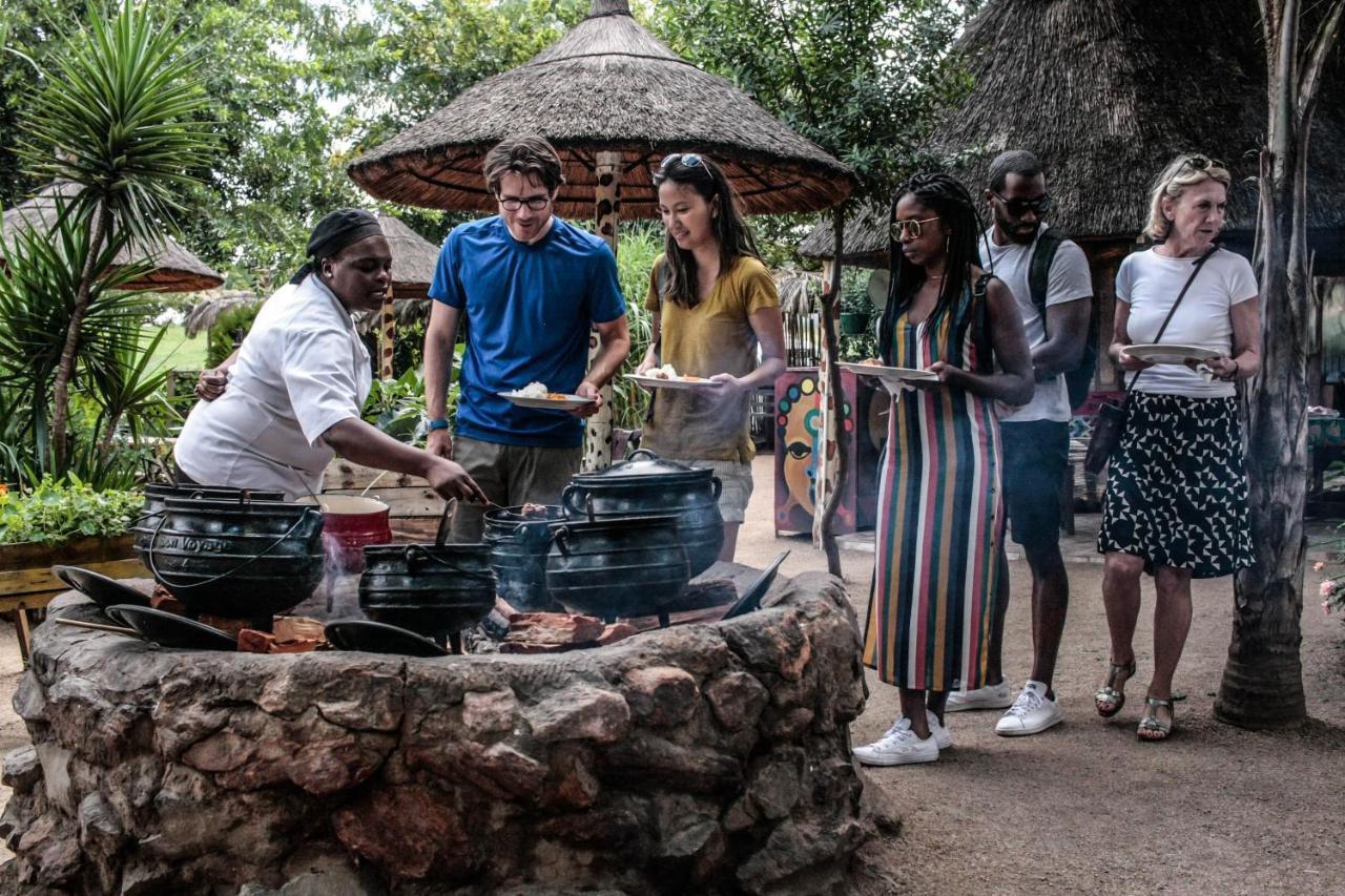 بيت شباب Lebo'S Soweto Backpackers المظهر الخارجي الصورة