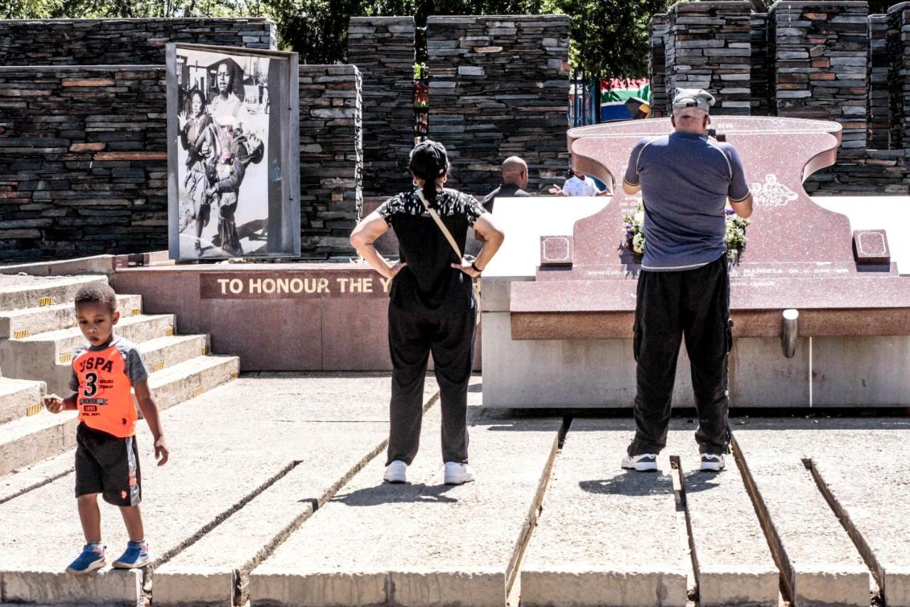 بيت شباب Lebo'S Soweto Backpackers المظهر الخارجي الصورة