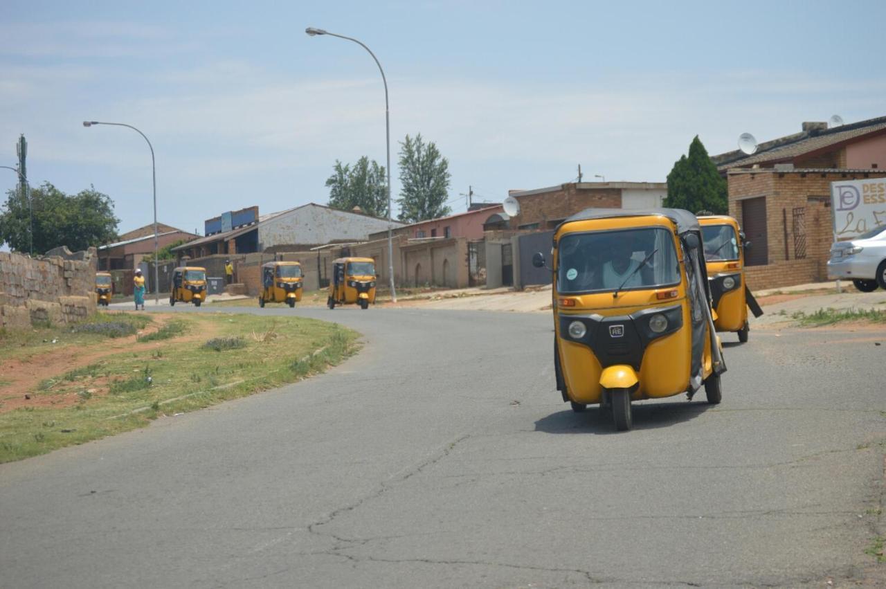 بيت شباب Lebo'S Soweto Backpackers المظهر الخارجي الصورة