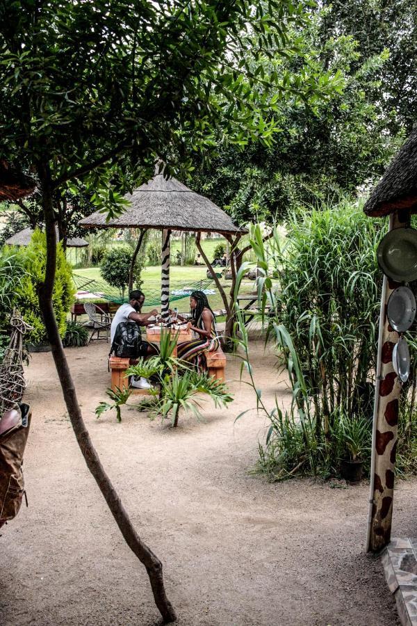 بيت شباب Lebo'S Soweto Backpackers المظهر الخارجي الصورة