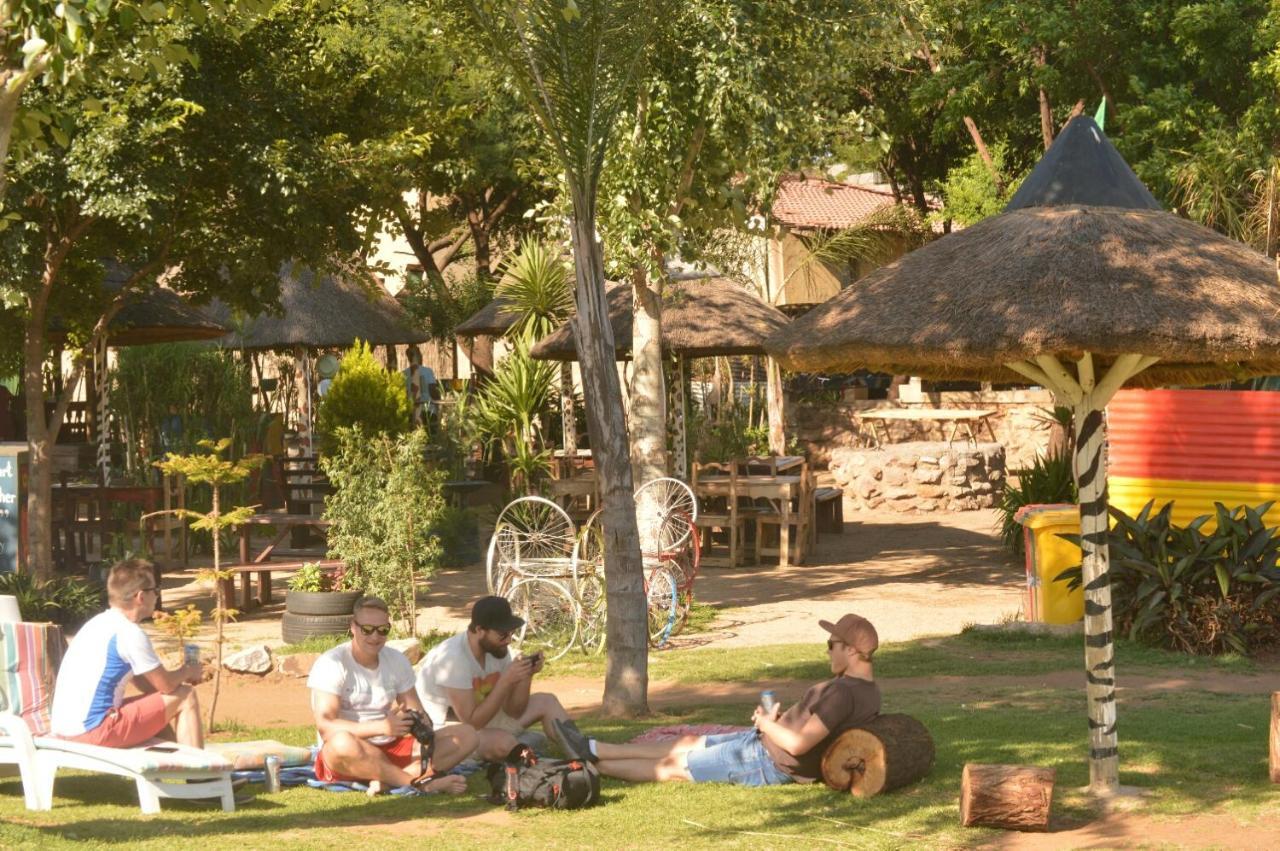 بيت شباب Lebo'S Soweto Backpackers المظهر الخارجي الصورة