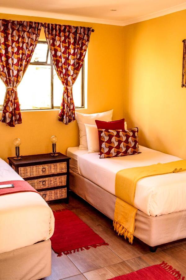 بيت شباب Lebo'S Soweto Backpackers المظهر الخارجي الصورة